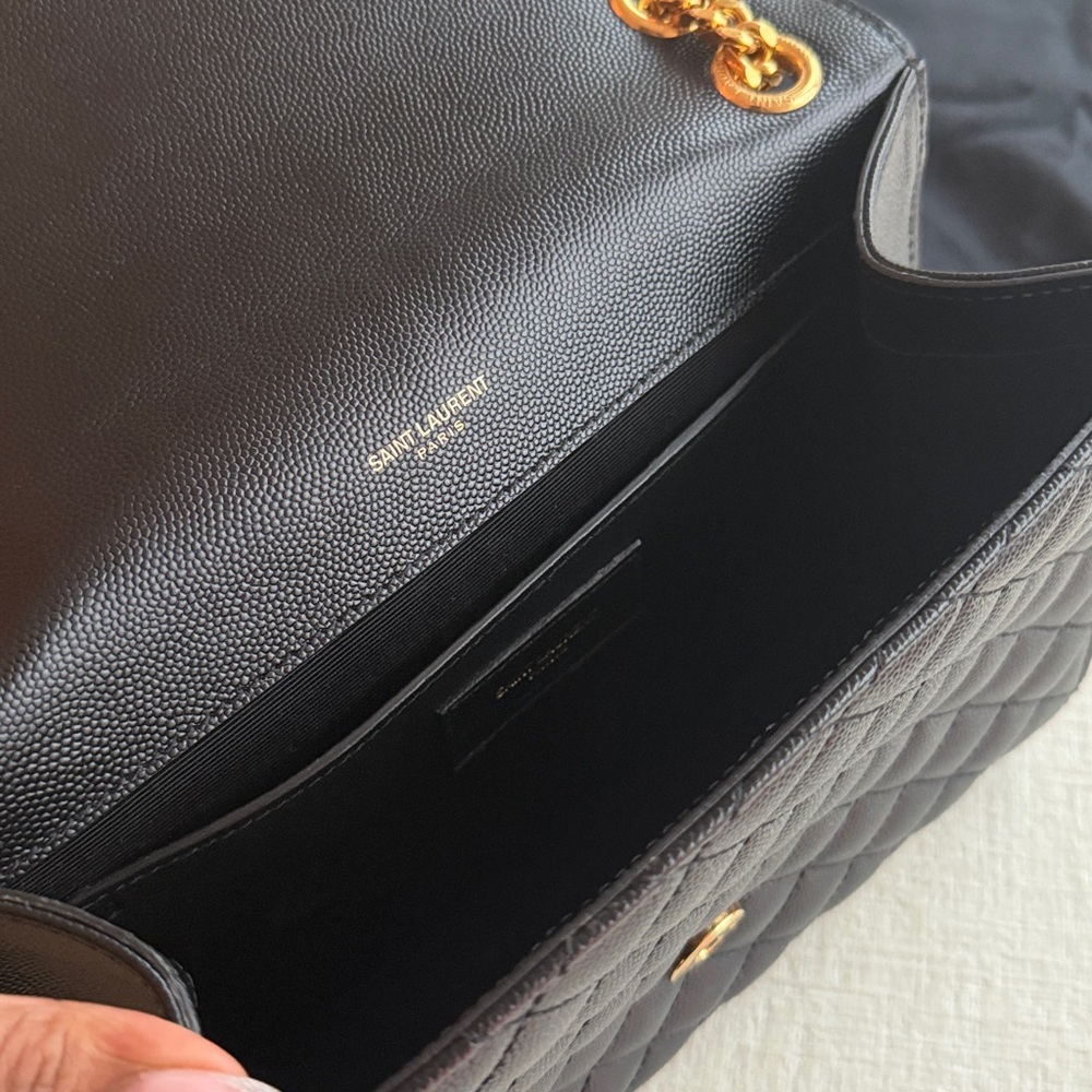 Envelope Triquilt Medium YSL Shoulder Bag in Grained Leather - Picture 6 of 12
